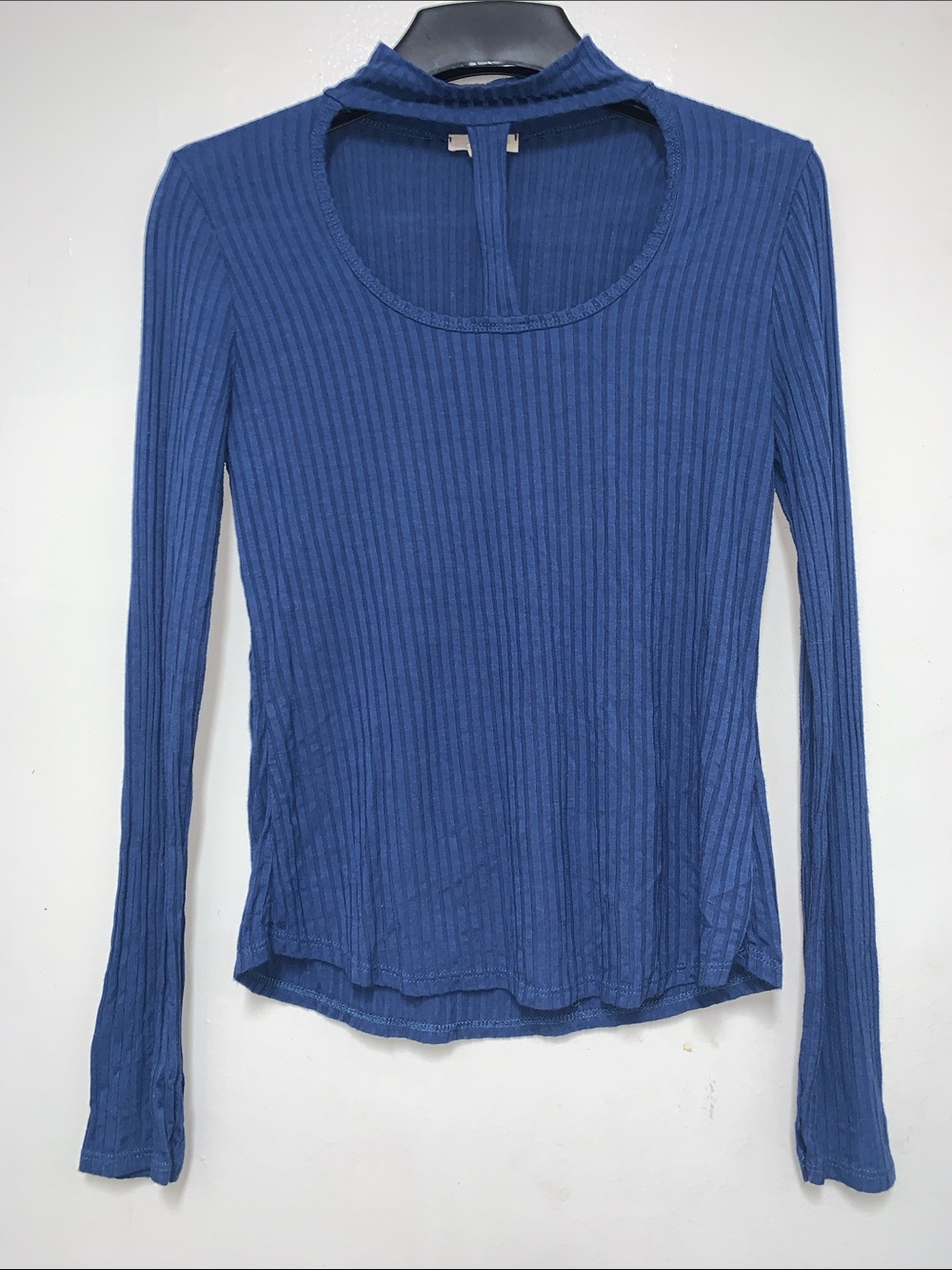 Ribbed Long-Sleeve Cutout Top - Blue